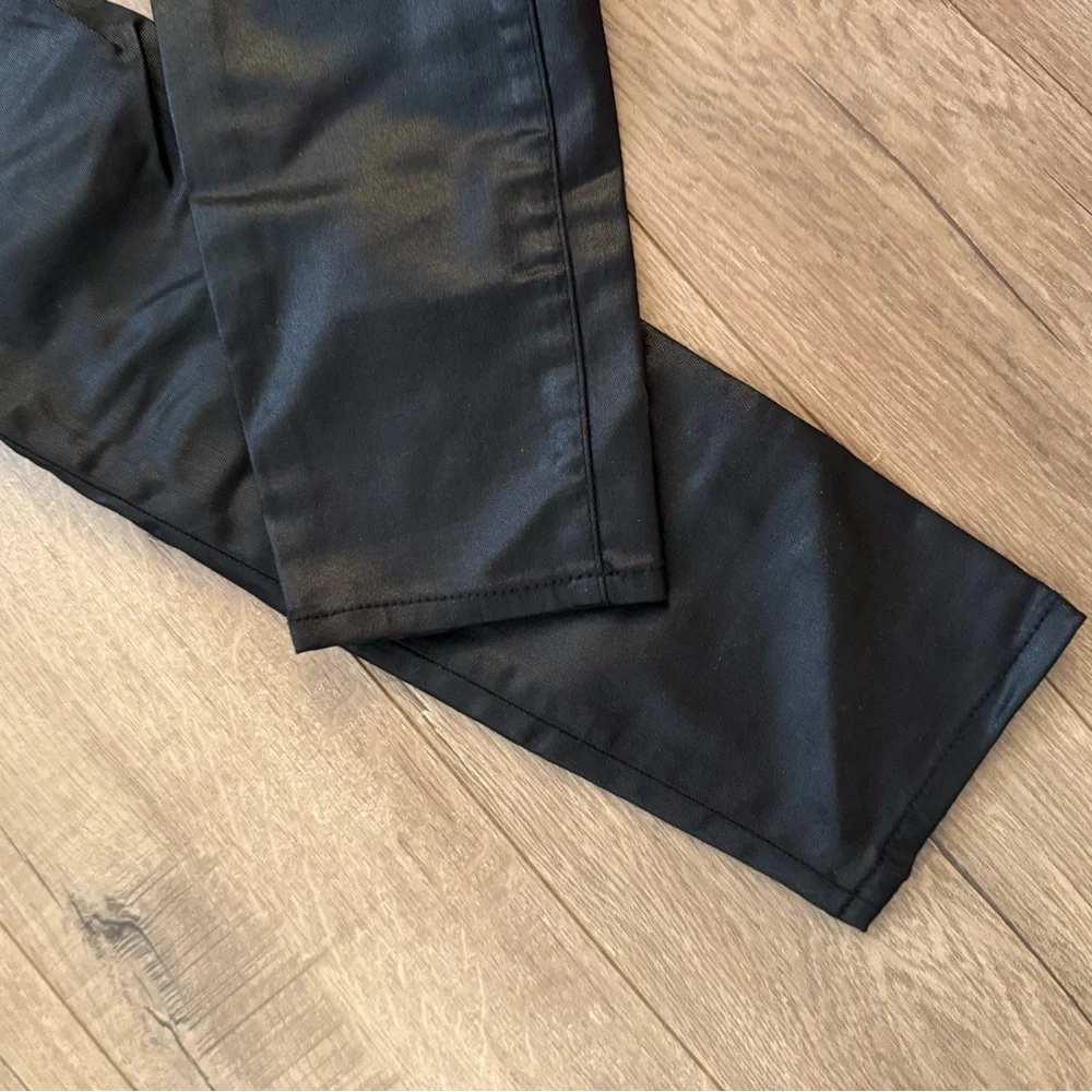 Abercrombie & Fitch sleek black